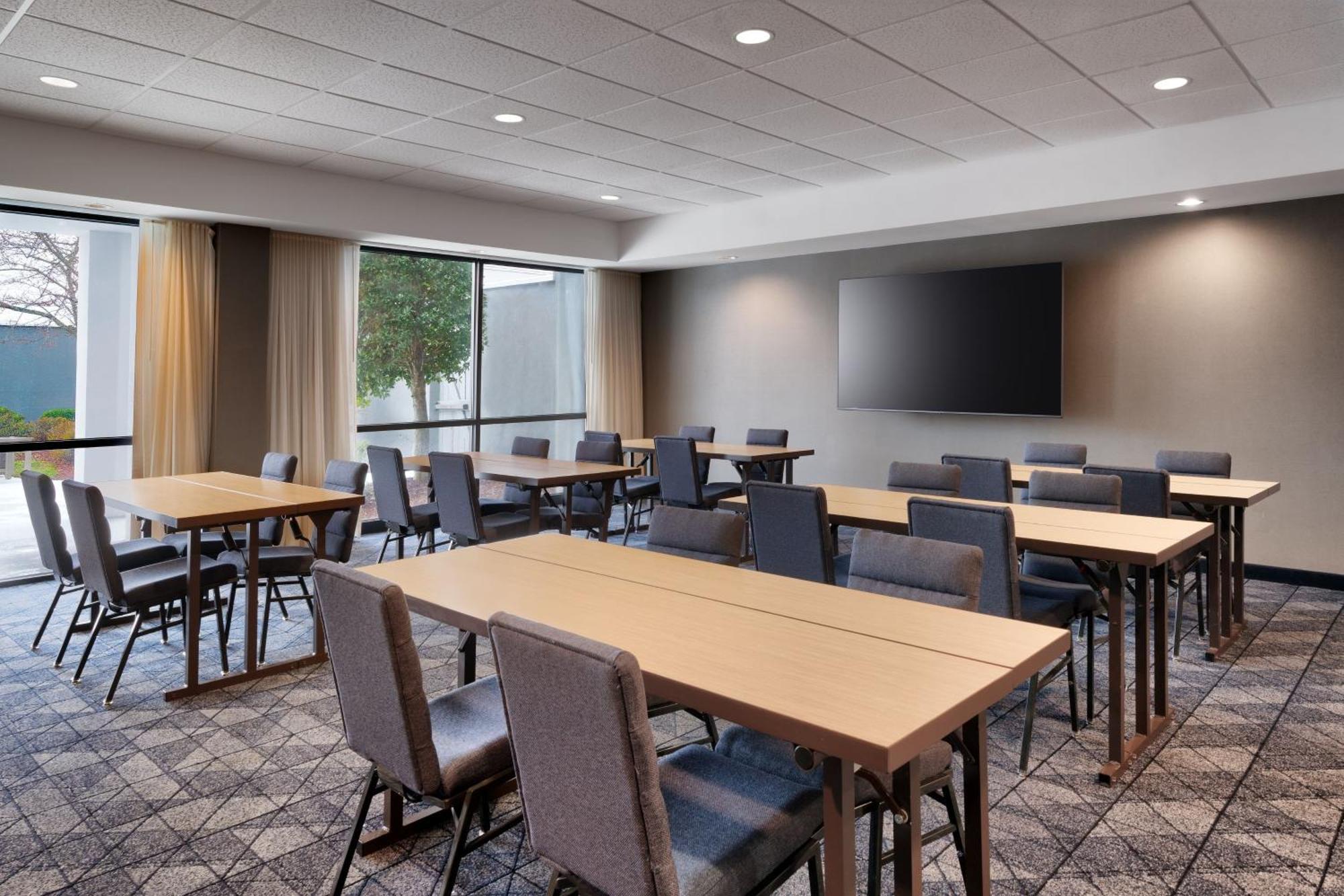 Courtyard By Marriott Johnson City Bagian luar foto