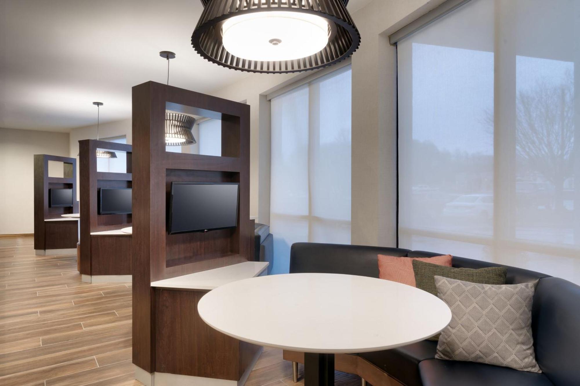 Courtyard By Marriott Johnson City Bagian luar foto