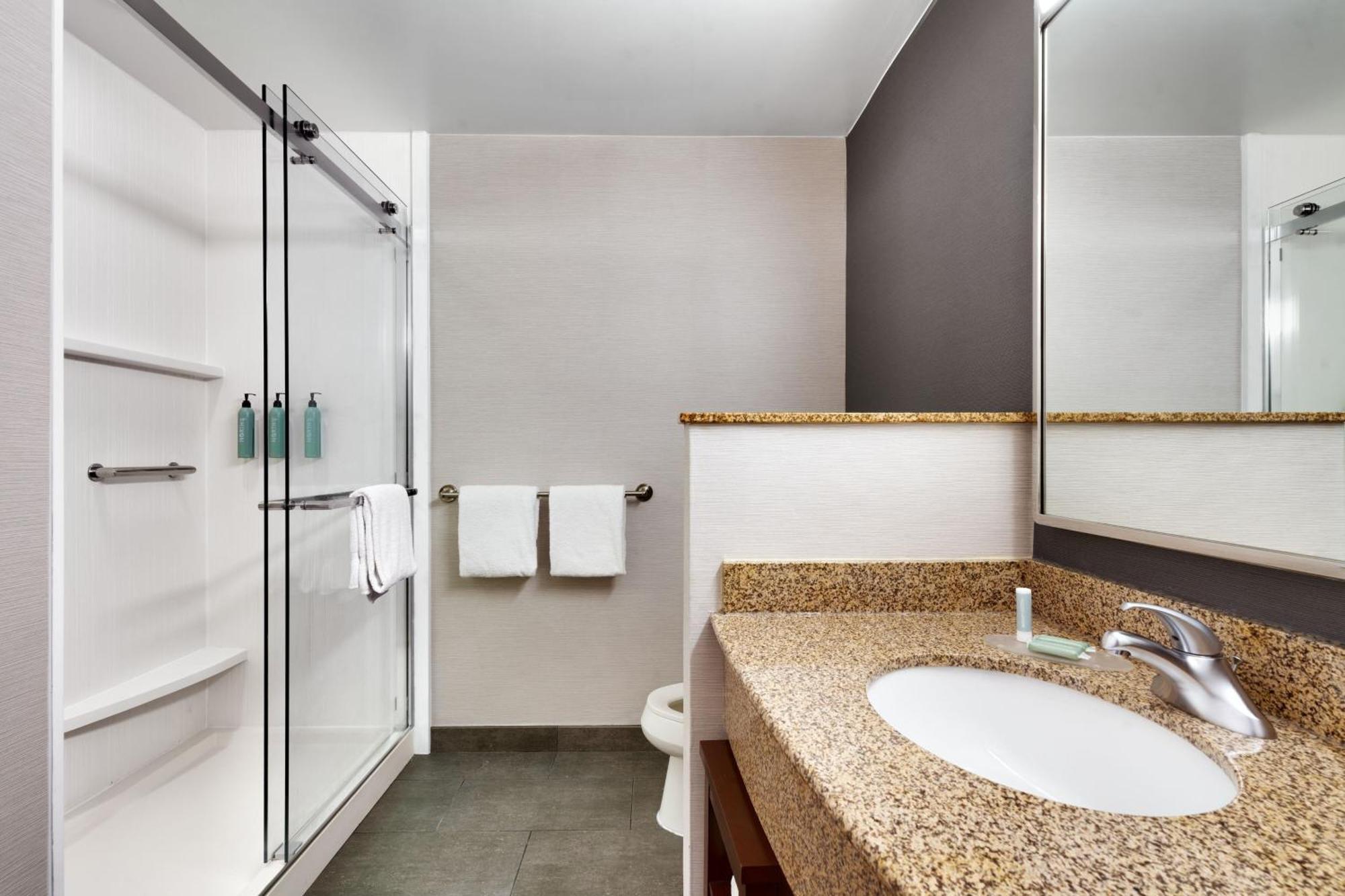 Courtyard By Marriott Johnson City Bagian luar foto