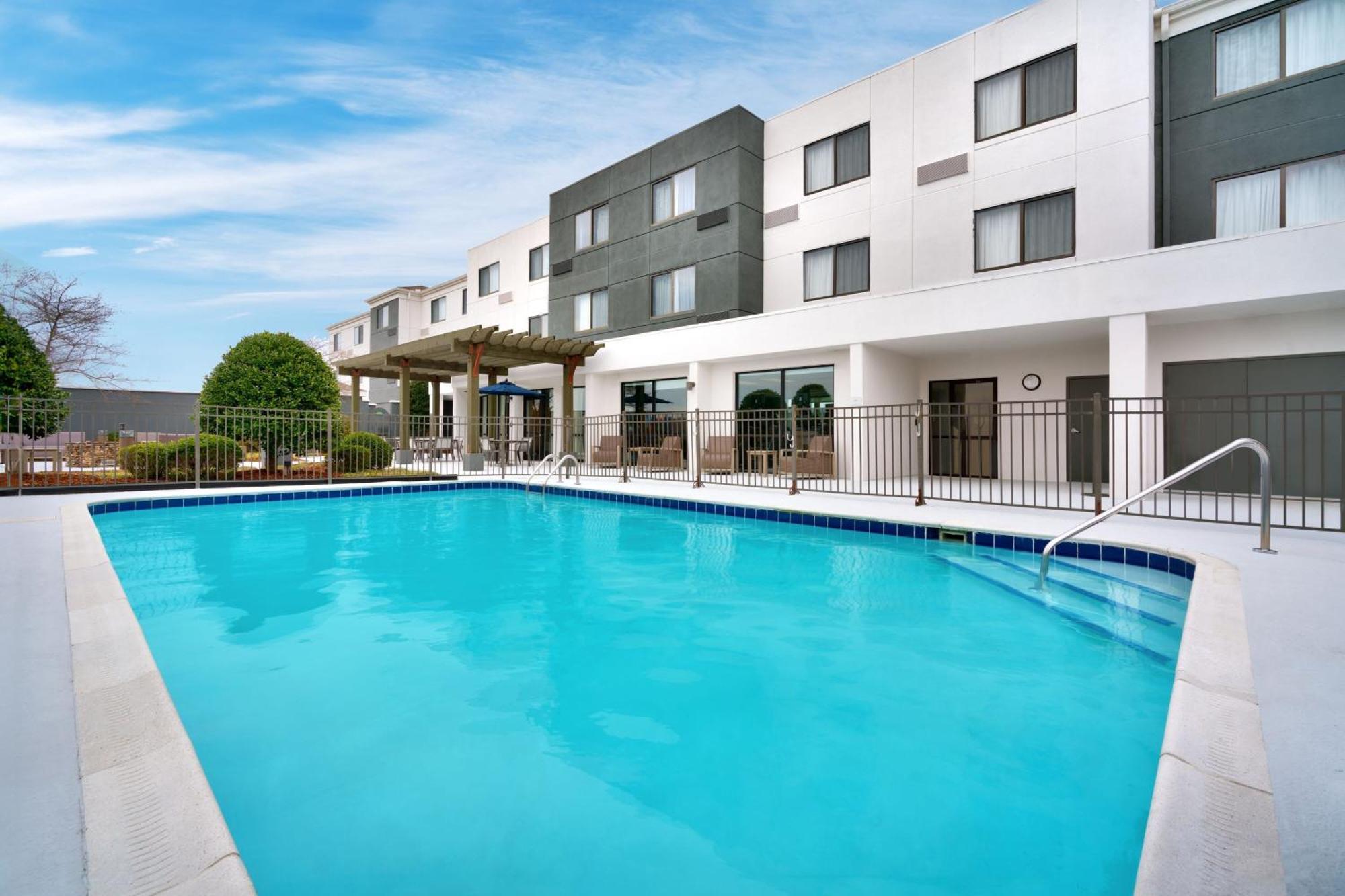 Courtyard By Marriott Johnson City Bagian luar foto
