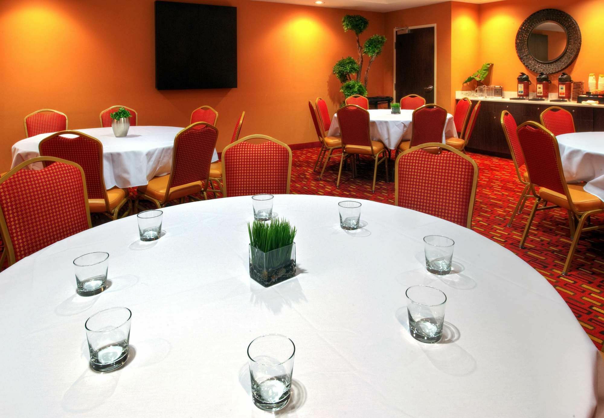 Courtyard By Marriott Johnson City Bagian luar foto